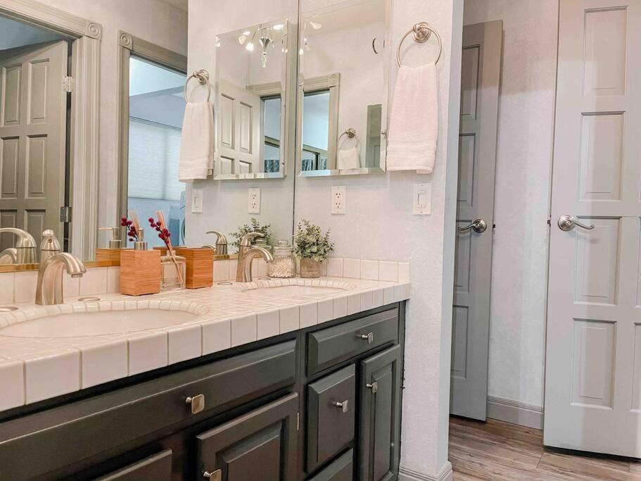 *Entertainment Villa* 5Min To Strip Optional Heated Pool Jacuzzi! Las Vegas Exterior foto